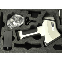 Hitachi XMET 8000 Smart Handheld XRF Analyzer